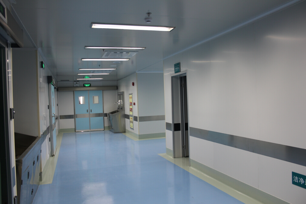廣東某電子廠千級無塵車間裝修工程與超凈工作臺(圖2) 廣東某電子廠千級無塵車間裝修工程與超凈工作臺(圖2)